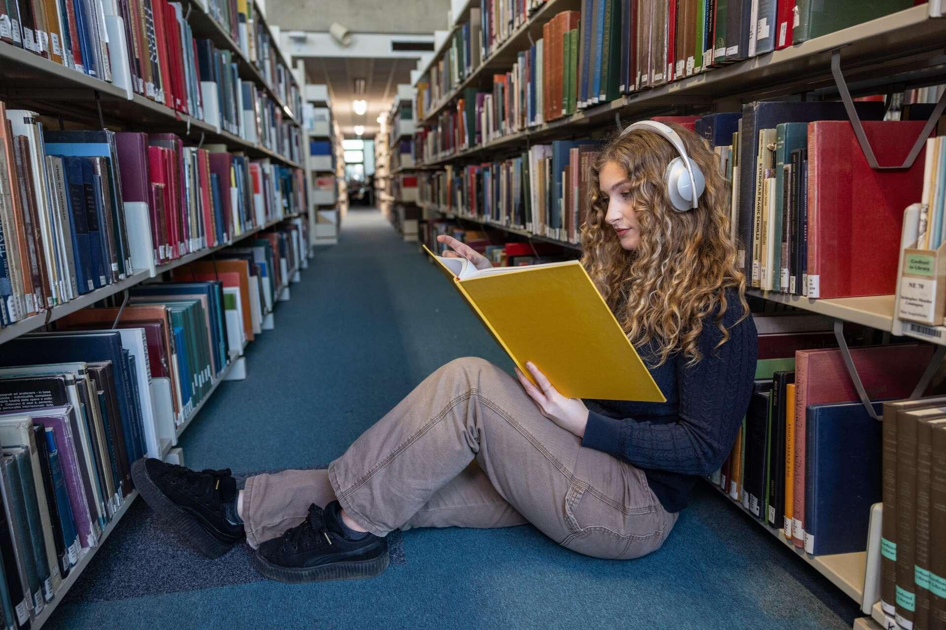 How Can Post Admission and Pre Arrival Support Help